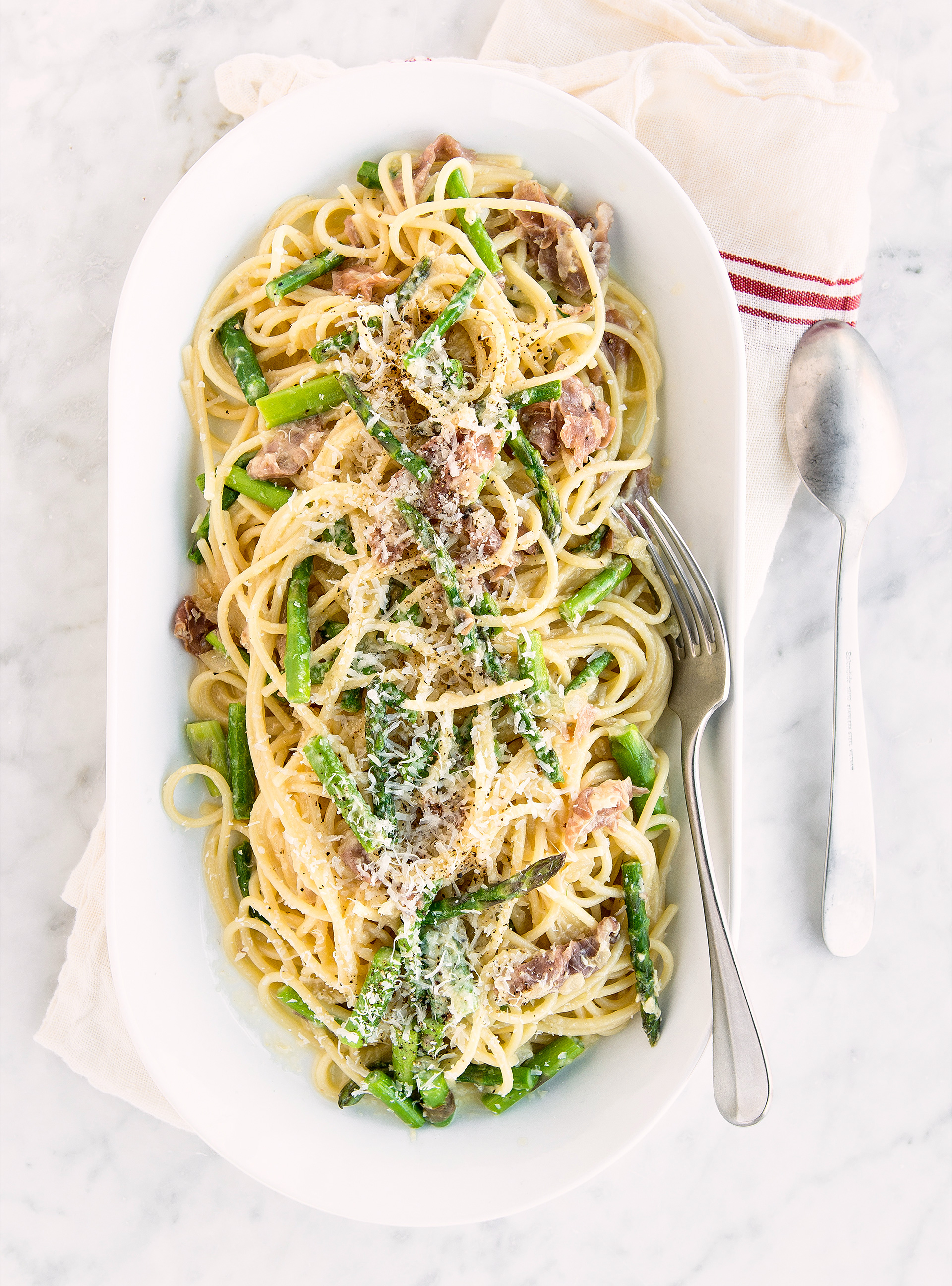 Spaghetti Carbonara with Asparagus and Prosciutto