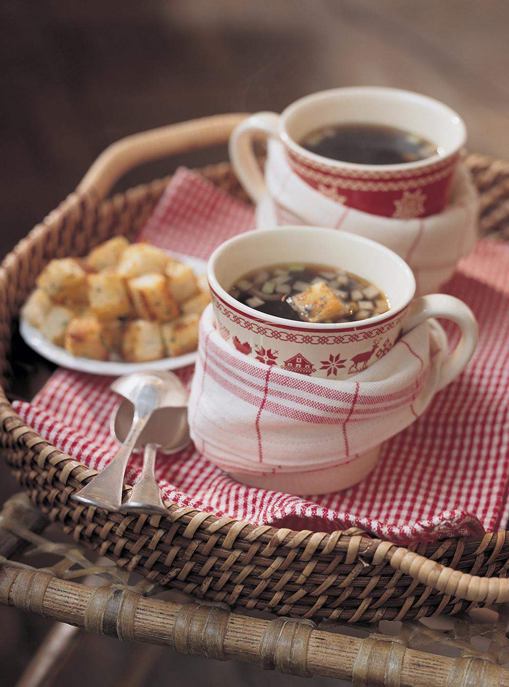 Bouillon de boeuf au porto et aux petits légumes RICARDO