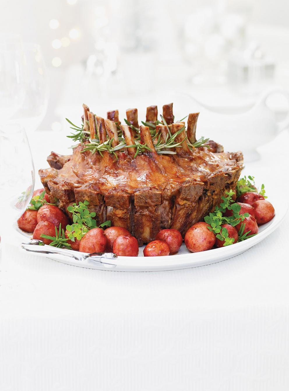 Couronne De Porc Aux Canneberges Au Romarin Et Au Balsamique RICARDO couronne-de-porc-aux-canneberges-au-romarin-et-au-balsamique-ricardo