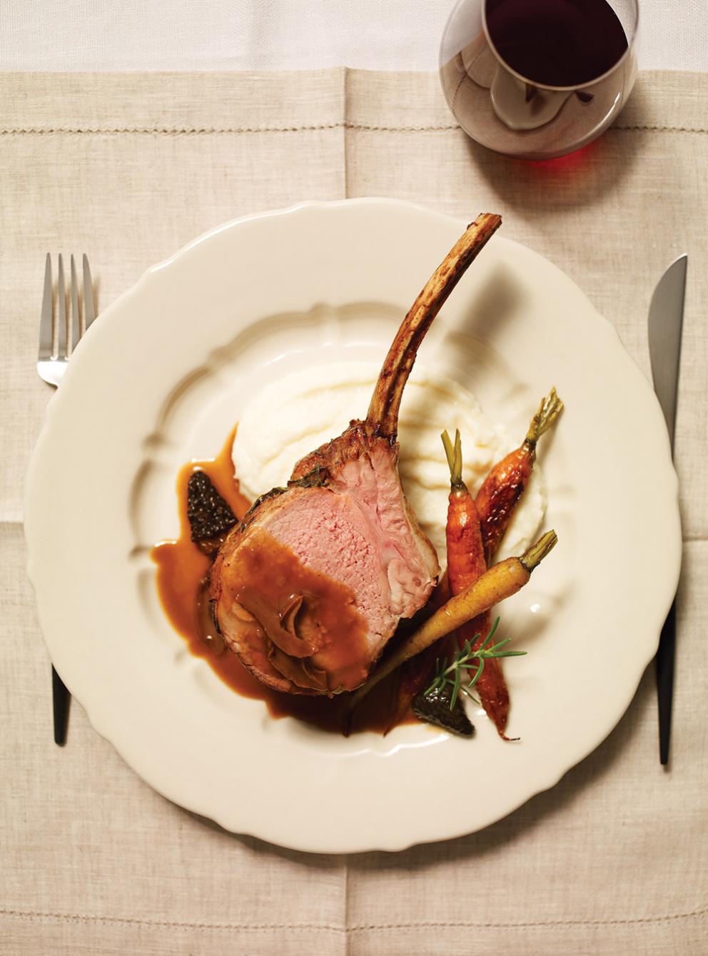 Carré de veau, sauce aux champignons sauvages | RICARDO