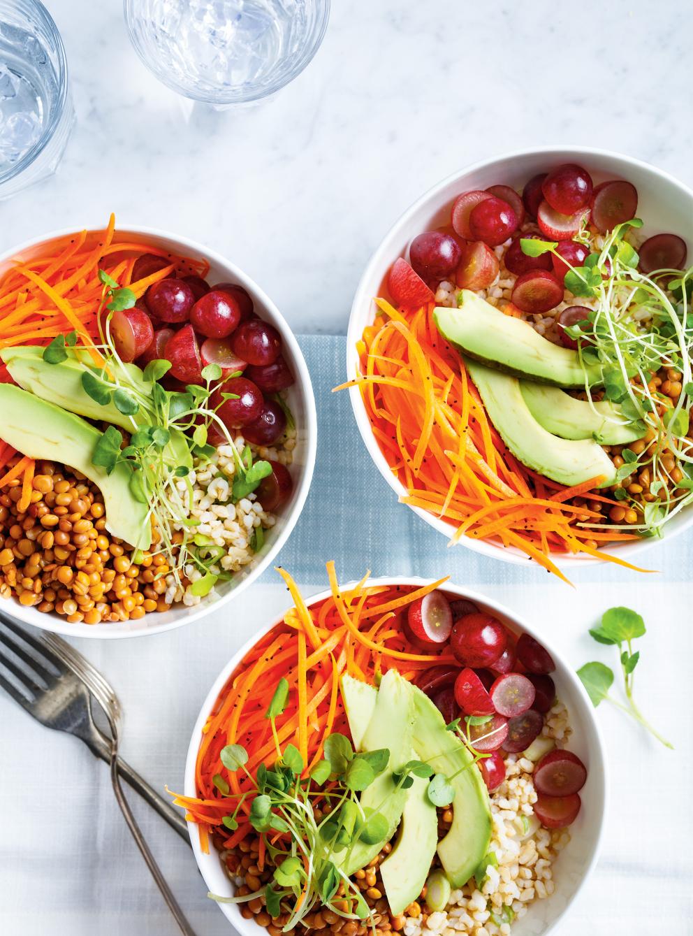 Bol-repas au riz brun, lentilles, carottes et raisins | RICARDO