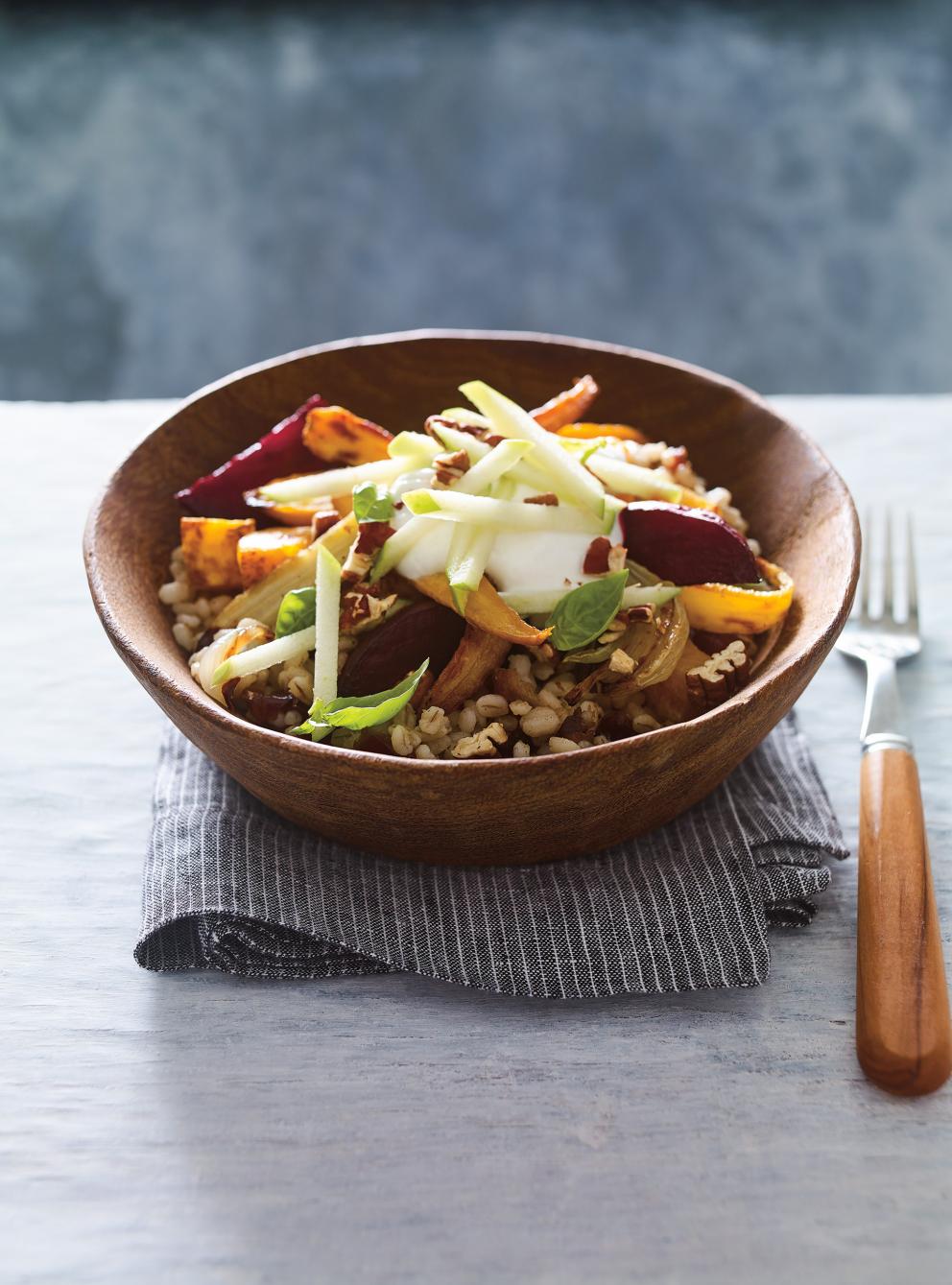 Barley Bowl with Dates and Roasted Vegetables | RICARDO