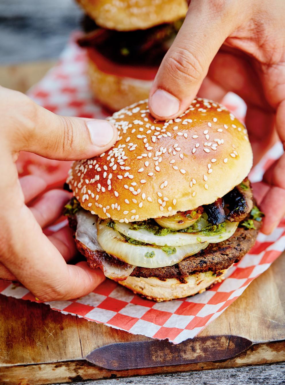 Végé burger aux haricots noirs, chermoula et champignons RICARDO