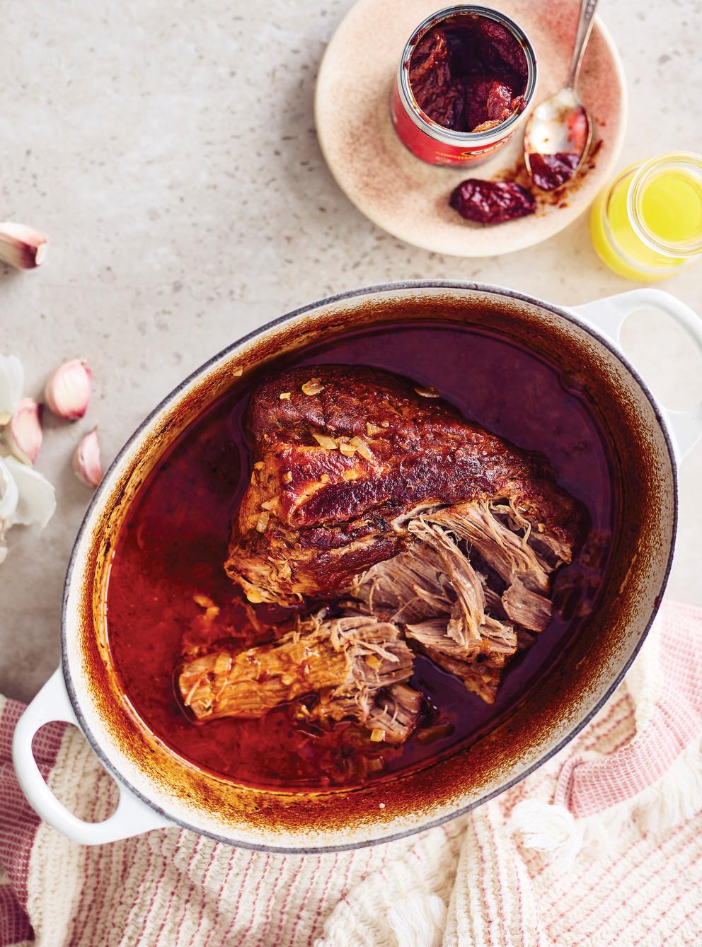 Braisé de porc (pulled pork) aux piments chipotle | RICARDO