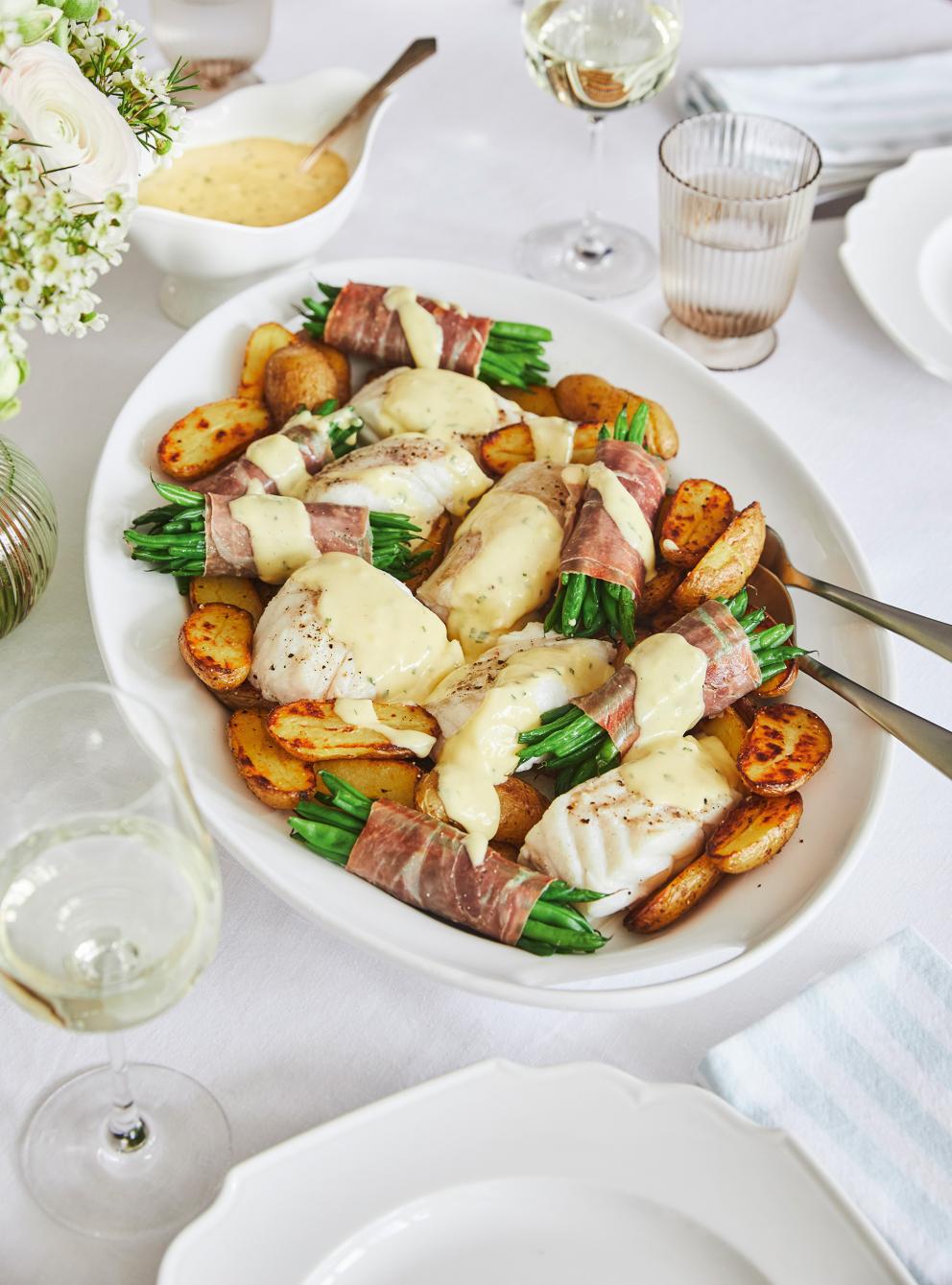 Morue, fagots de haricots verts au jambon et sauce béarnaise RICARDO