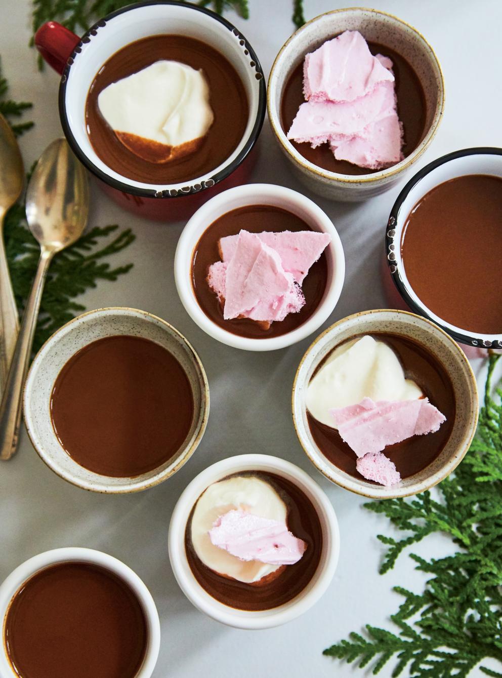 Almond Hot Chocolate with Crushed Cranberry Meringue RICARDO