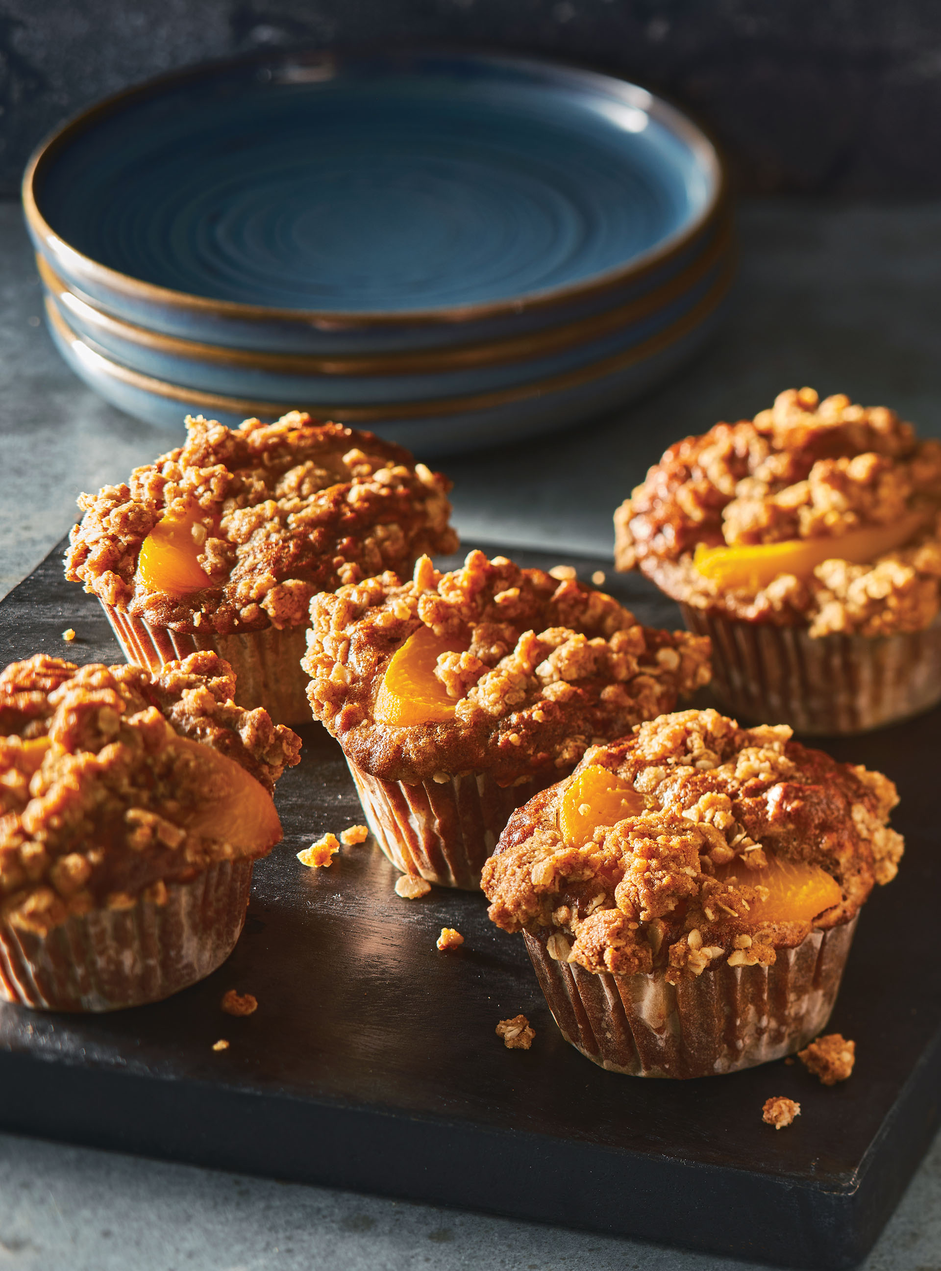 Peach Muffins with Cinnamon Crumble