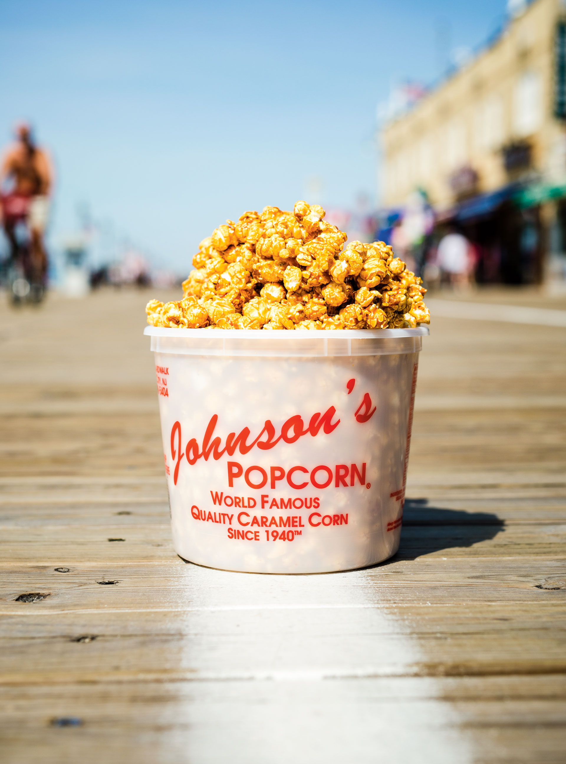 Spicy Caramel Corn with Peanuts