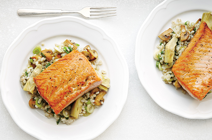 Saumon poêlé et orge aux champignons