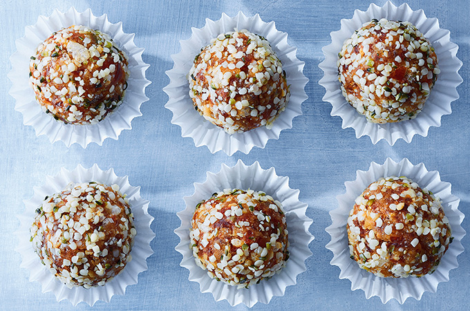 Date and Cashew Energy Balls