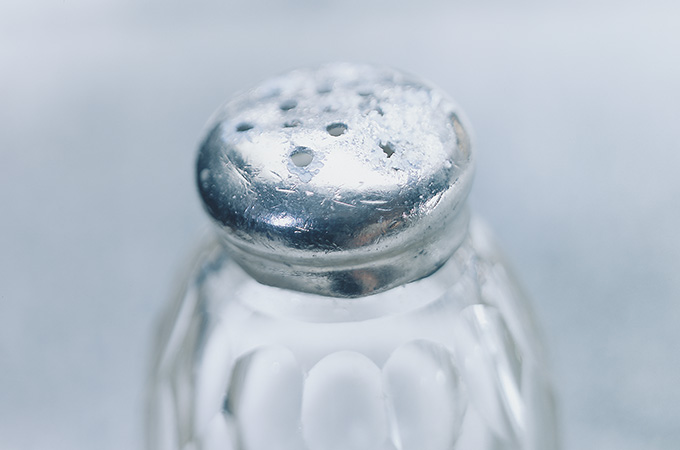 Quel sel est le plus sain: le sel de mer, la fleur de sel, le sel