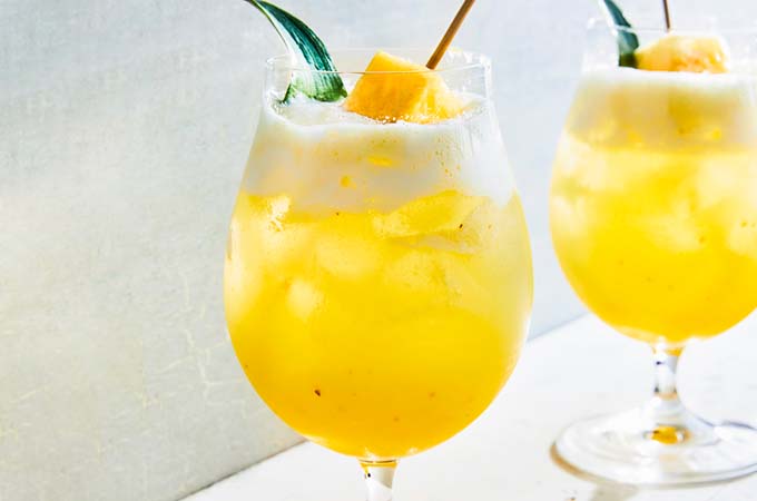 Mocktail « ananas sureau fizz »