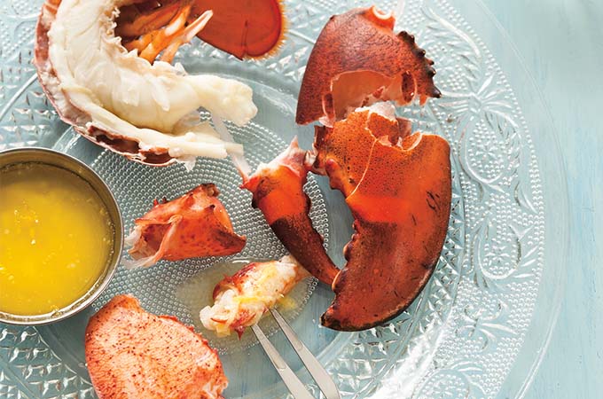 Steamed Lobster with Garlic Flower and Lemon Butter