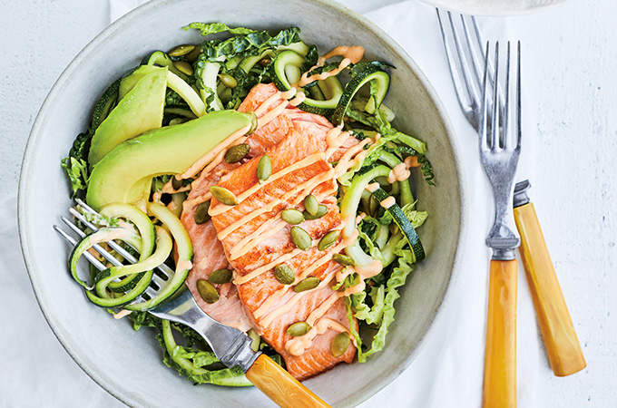 Truite poêlée et salade de courgettes aux graines de citrouille