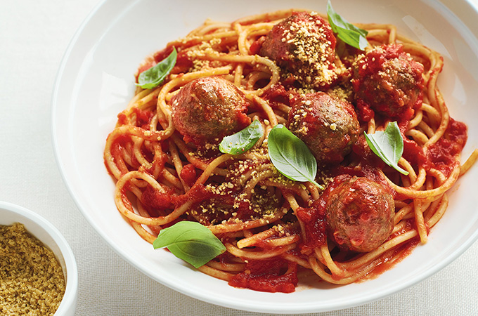Spaghettis aux boulettes à l’aubergine et à la sauce tomate