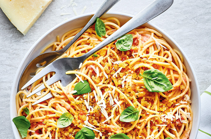 Spaghettis au pecorino et à la tomate fraîche